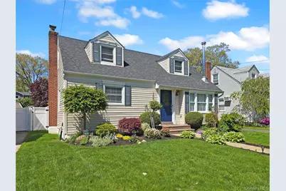 188 Elsie Avenue, Merrick, NY 11566 - Photo 3