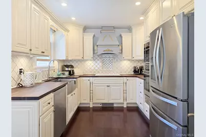 188 Elsie Avenue, Merrick, NY 11566 - Photo 9