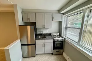 470 E Broadway, Long Beach, NY 11561 - Photo 9