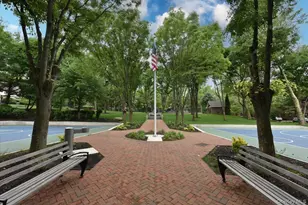 50 Hill Park Ave, Great Neck, NY 11021 - Photo 33