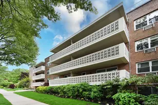 50 Hill Park Ave, Great Neck, NY 11021 - Photo 3