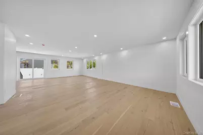 2 Lee Place, Old Bethpage, NY 11804 - Photo 5