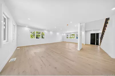 2 Lee Place, Old Bethpage, NY 11804 - Photo 7