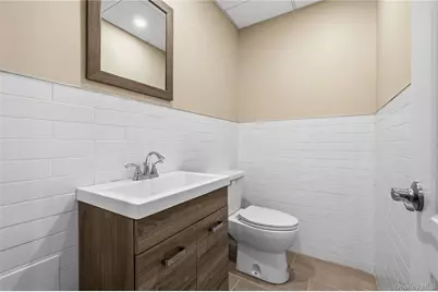 68 Maple Avenue, Bethpage, NY 11714 - Photo 37
