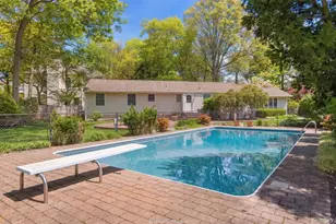 28 King Arthurs Ct, Saint James, NY 11780 - Photo 21