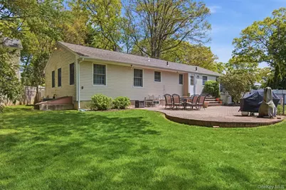 28 King Arthurs Court, Saint James, NY 11780 - Photo 19
