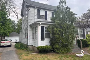 914 Osborn Ave, Riverhead, NY 11901 - Photo 3