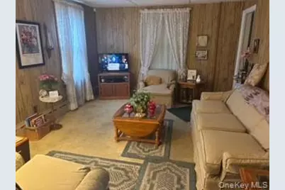 914 Osborn Avenue, Riverhead, NY 11901 - Photo 5