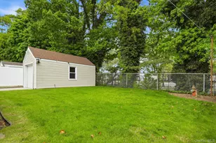 257 Jefferson St, Franklin Square, NY 11010 - Photo 9