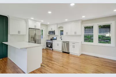 81 E 24th Street, Huntington Station, NY 11746 - Photo 5