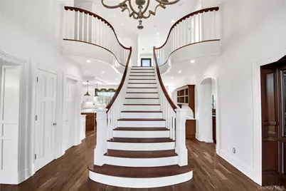 27 True Harbour Way, West Islip, NY 11795 - Photo 11