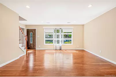 6 Arizona Avenue, Syosset, NY 11791 - Photo 23
