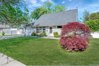 6 Arizona Avenue, Syosset, NY 11791 - Photo 15