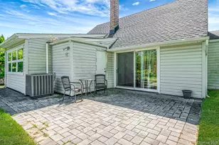 6 Arizona Ave, Syosset, NY 11791 - Photo 17