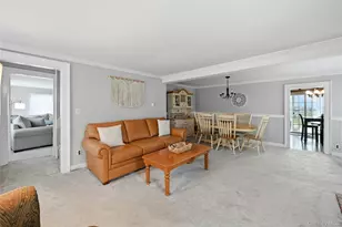 727 Main St, Center Moriches, NY 11934 - Photo 11