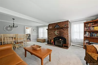 727 Main Street, Center Moriches, NY 11934 - Photo 7