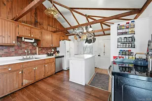 727 Main St, Center Moriches, NY 11934 - Photo 13