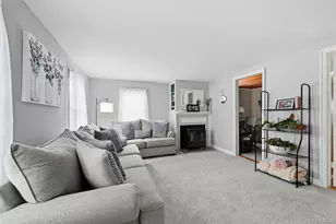 727 Main St, Center Moriches, NY 11934 - Photo 17