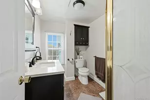 727 Main St, Center Moriches, NY 11934 - Photo 21