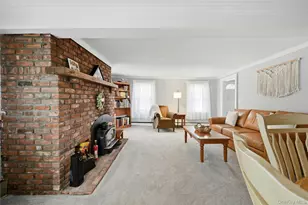 727 Main St, Center Moriches, NY 11934 - Photo 9