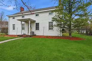 727 Main St, Center Moriches, NY 11934 - Photo 3