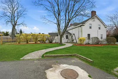 727 Main Street, Center Moriches, NY 11934 - Photo 31