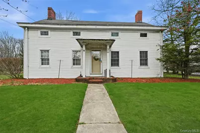 727 Main Street, Center Moriches, NY 11934 - Photo 1