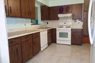 1431 Lombardy Blvd, Bay Shore, NY 11706 - Photo 5