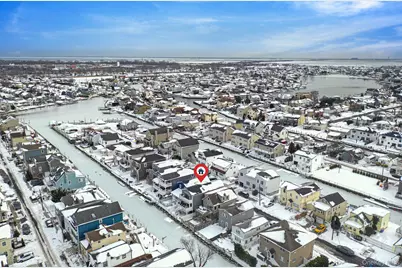 114 Beach Avenue, Bellmore, NY 11710 - Photo 37