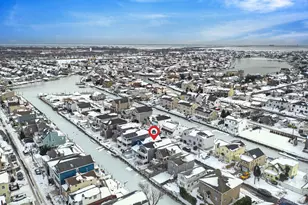 114 Beach Ave, Bellmore, NY 11710 - Photo 37