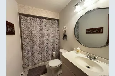 101 Buena Vista Boulevard, Lindenhurst, NY 11757 - Photo 11