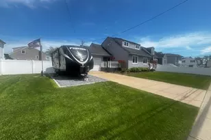 101 Buena Vista Blvd, Lindenhurst, NY 11757 - Photo 3