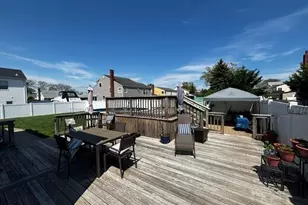 101 Buena Vista Blvd, Lindenhurst, NY 11757 - Photo 19