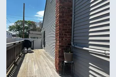 101 Buena Vista Boulevard, Lindenhurst, NY 11757 - Photo 17
