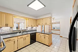 3 Franklin Rd, Great Neck, NY 11024 - Photo 9