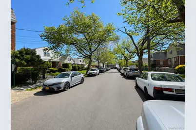1726 Plainview Avenue, Far Rockaway, NY 11691 - Photo 7
