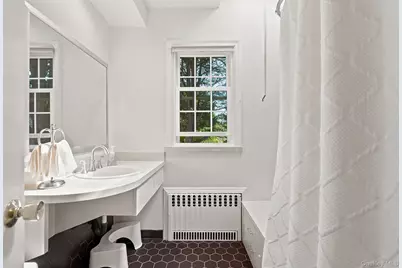 11 Winthrop Avenue, Larchmont, NY 10538 - Photo 19
