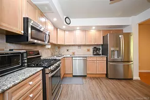 71-21 163rd St, Fresh Meadows, NY 11365 - Photo 7