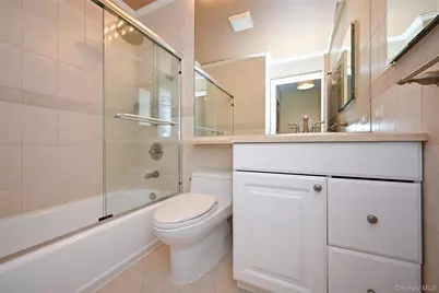 71-21 163rd Street #3202, Fresh Meadows, NY 11365 - Photo 11