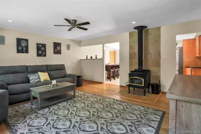 11 Oakwood Drive, Wading River, NY 11792 - Photo 5