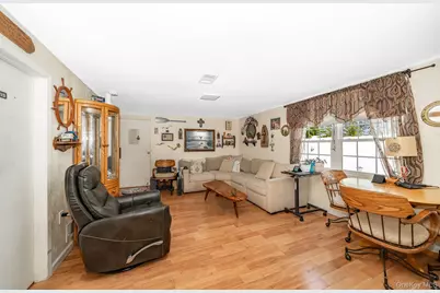 495 Windmill Avenue, West Babylon, NY 11704 - Photo 13