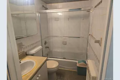 147-31 Barclay Avenue, Flushing, NY 11354 - Photo 7