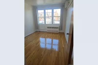 147-31 Barclay Avenue, Flushing, NY 11354 - Photo 3