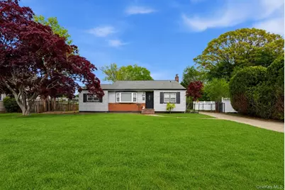 1413 Peters Boulevard, Bay Shore, NY 11706 - Photo 1