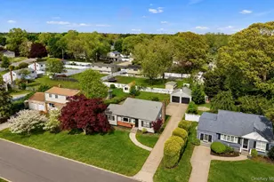 1413 Peters Blvd, Bay Shore, NY 11706 - Photo 7