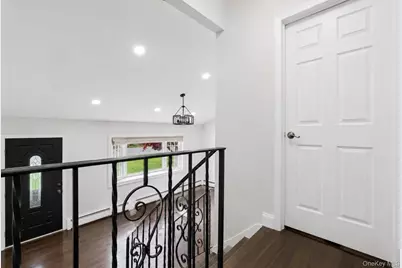 1413 Peters Boulevard, Bay Shore, NY 11706 - Photo 23