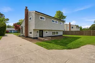 1413 Peters Blvd, Bay Shore, NY 11706 - Photo 9