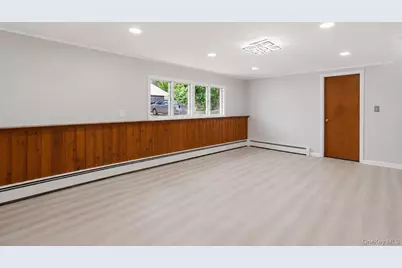 1413 Peters Boulevard, Bay Shore, NY 11706 - Photo 17