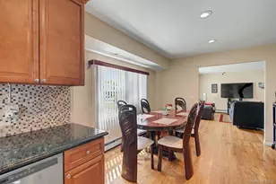 710 Broadway Ave, Brentwood, NY 11717 - Photo 7