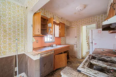 140 Freeman Avenue, Elmont, NY 11003 - Photo 7